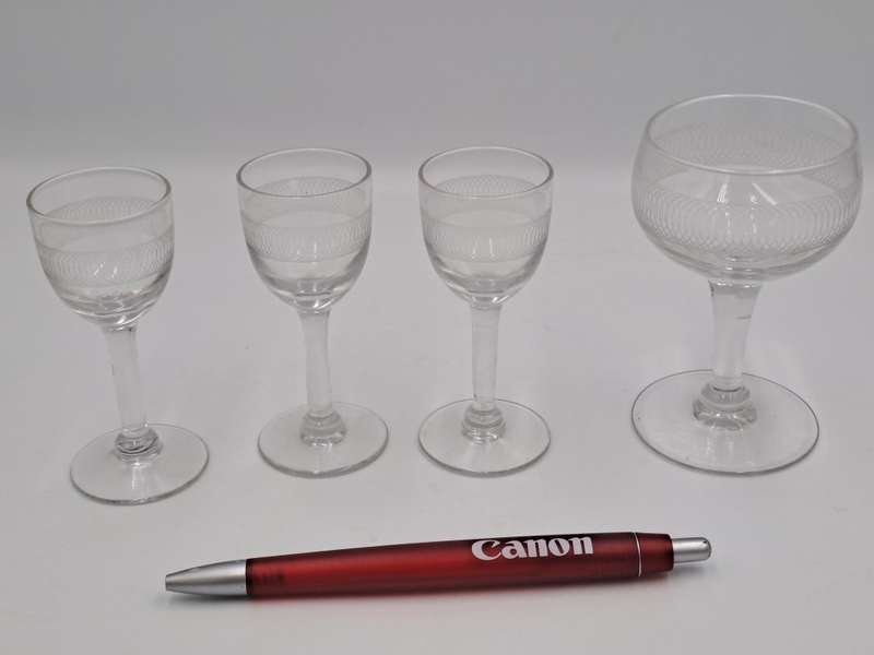 3 Crystal Cherry Glasses  (8,5cm) and matching Coupe Glass  (9,2cm)