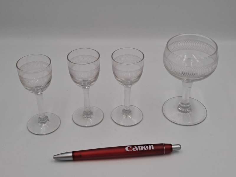 3 Crystal Cherry Glasses  (8,5cm) and matching Coupe Glass  (9,2cm)