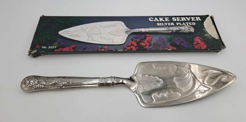 Vintage Silver Plated Cake Server -Boxed - Kings Pattern