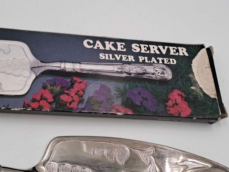 Vintage Silver Plated Cake Server -Boxed - Kings Pattern