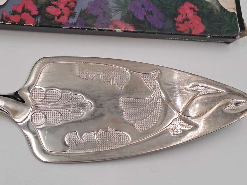Vintage Silver Plated Cake Server -Boxed - Kings Pattern