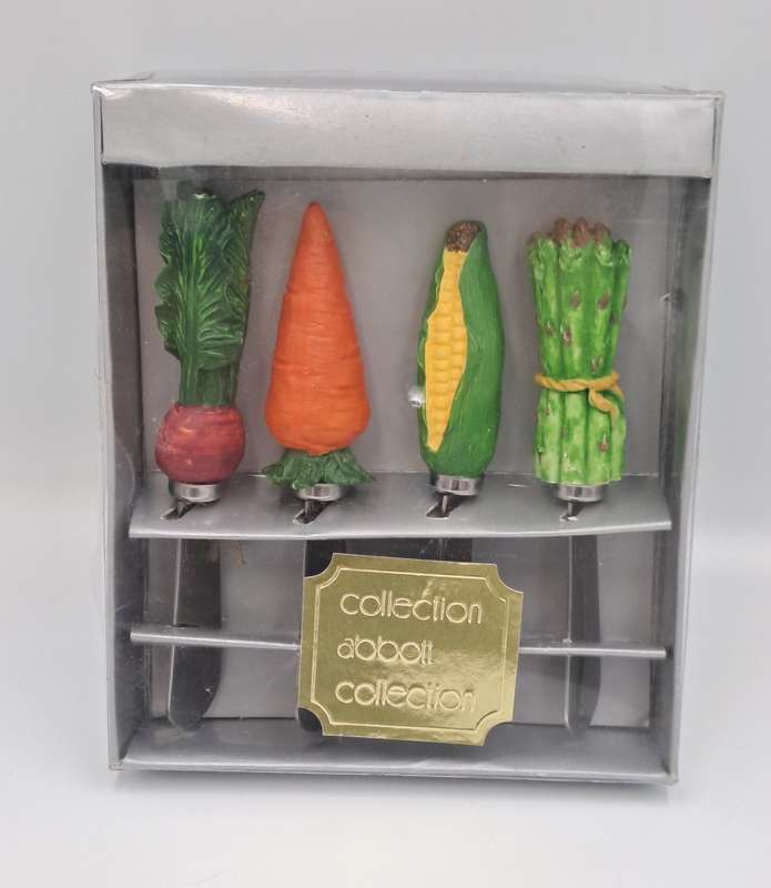 4 Abbott Collection Vegetable Stainless steel Cheese spreader Knifes -Boxed