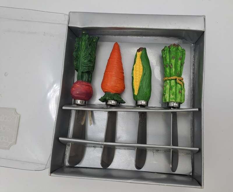 4 Abbott Collection Vegetable Stainless steel Cheese spreader Knifes -Boxed