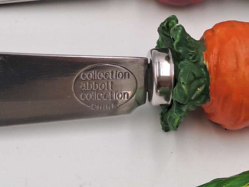 4 Abbott Collection Vegetable Stainless steel Cheese spreader Knifes -Boxed