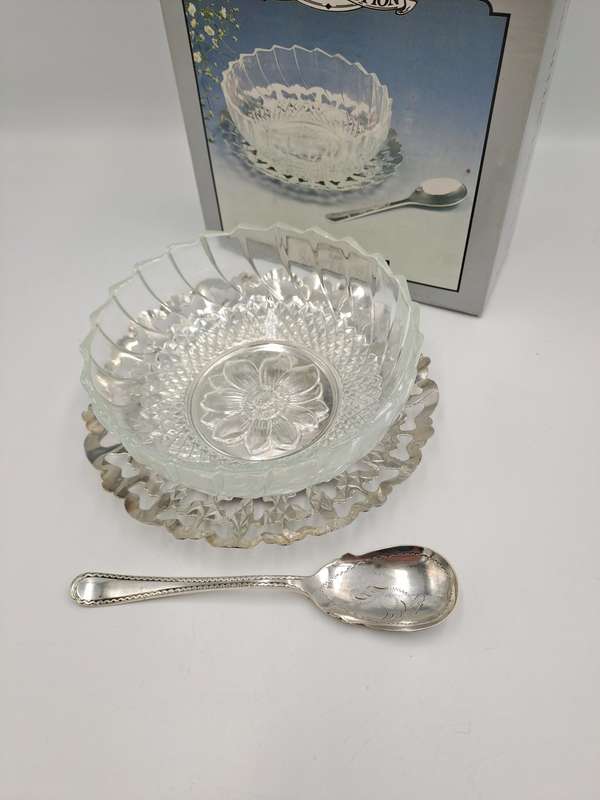 Vintage World Showcase Gift Collection Silver Plated tray and Glass Sauce Bowl with Spoon-Boxed