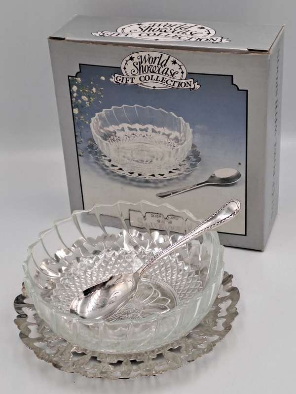 Vintage World Showcase Gift Collection Silver Plated tray and Glass Sauce Bowl with Spoon-Boxed