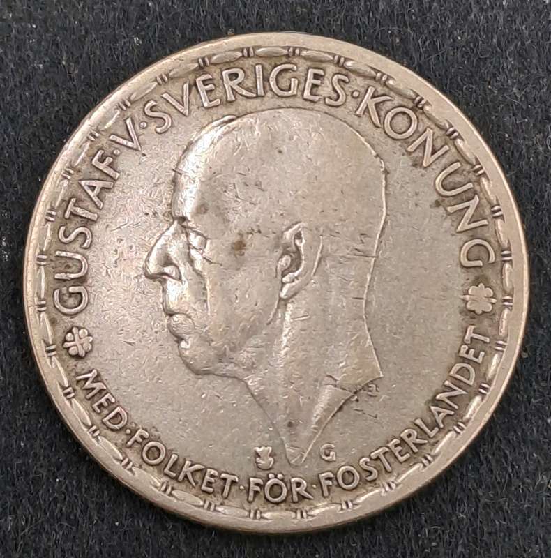 1943 Sweden (Silver .400) 1 Krona - Gustaf V