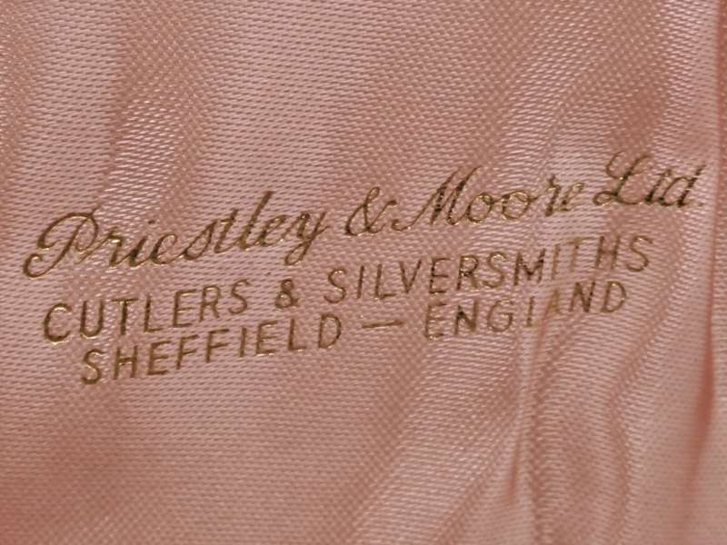 1950`s Priestley & Moore Mother of Pearl Knife set -Boxed -Unused-Sheffield England