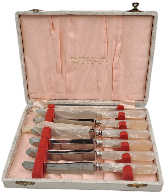 1950`s Priestley & Moore Mother of Pearl Knife set -Boxed -Unused-Sheffield England