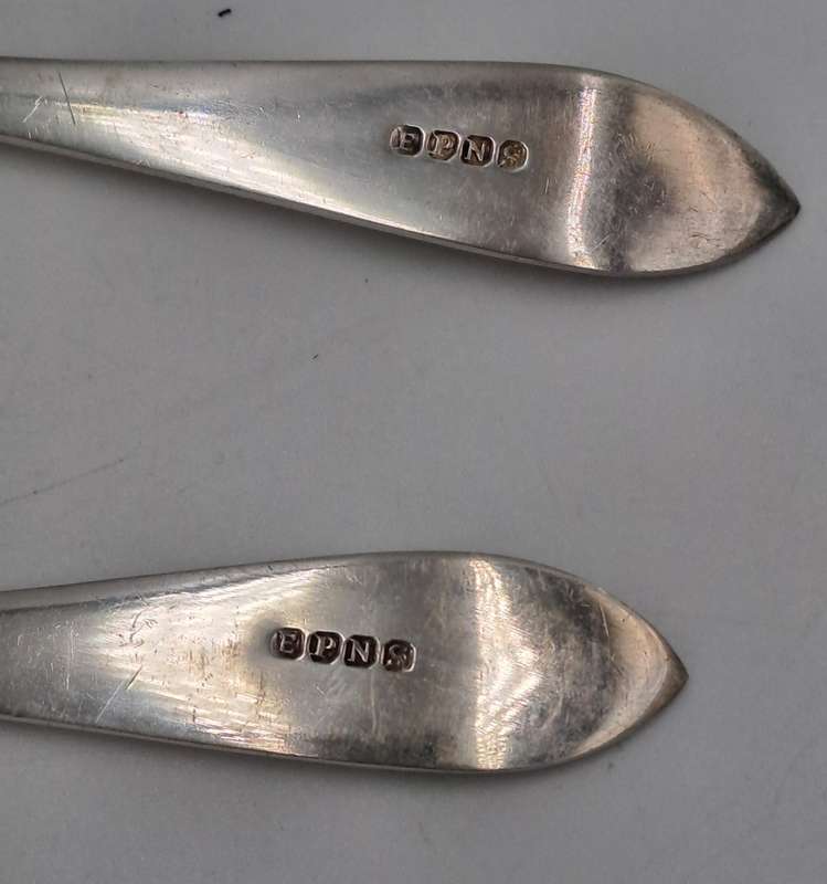 Vintage Silver plated EP.N.S Spoons 3 x 13,2cm x 4,4cm and 1 x 21,2cm x 7,7cm