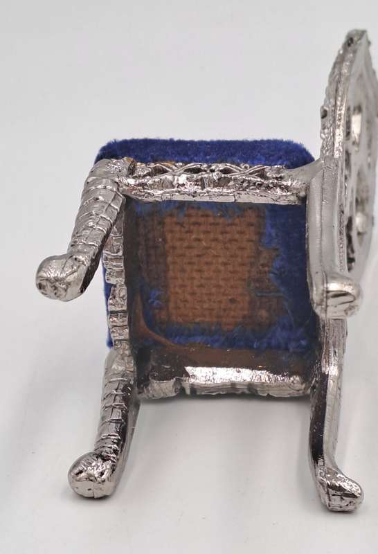 Silver Miniature Chair with 2 Cats -Made in Portugal