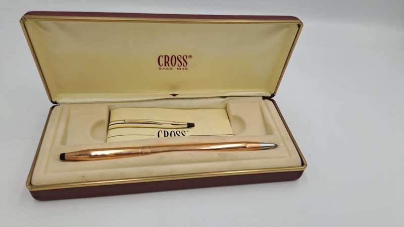 Vintage Cross 1/20 14kt Rolled Gold Ball Point Desk Pen in original Case