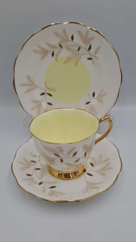 Vintage Royal Albert MONTROSE Tea Trio Fine Bone China -England - (4 Available bid is for one)