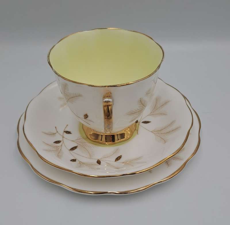 Vintage Royal Albert MONTROSE Tea Trio Fine Bone China -England - (4 Available bid is for one)