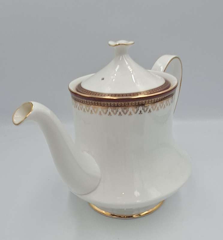 Vintage Paragon Holyrood (By Appointed To H.M The Queen) Fine Bone China large Tea Pot.