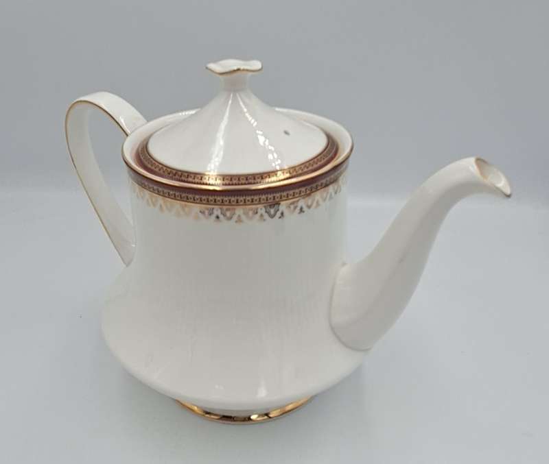 Vintage Paragon Holyrood (By Appointed To H.M The Queen) Fine Bone China large Tea Pot.