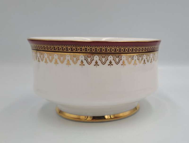 Vintage 1984 Royal Albert Holyrood Fine Bone China Tea Sugar bowl.