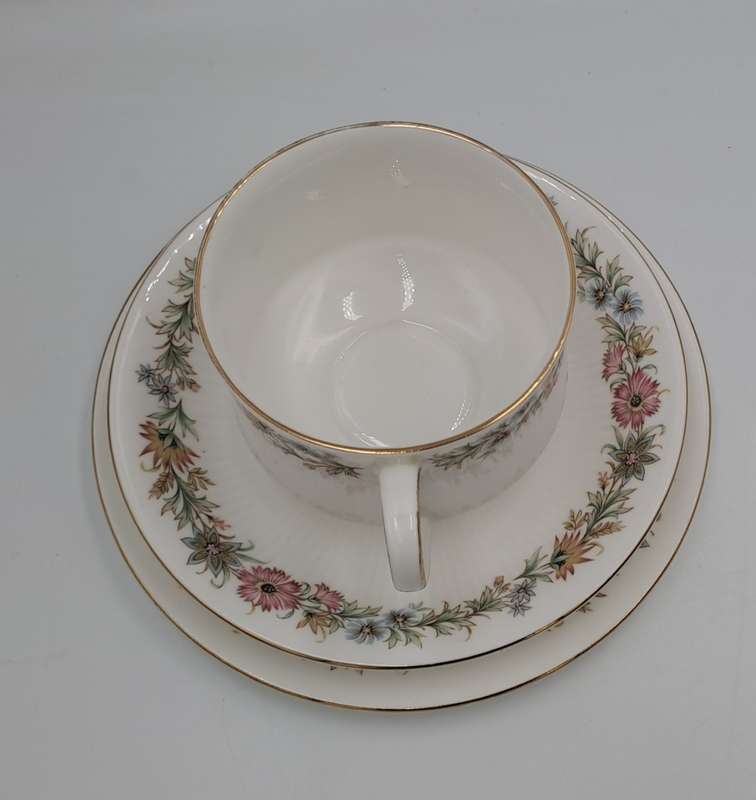 Vintage Paragon BELINDA By appointment to her Majesty the Queen Trio-4 available