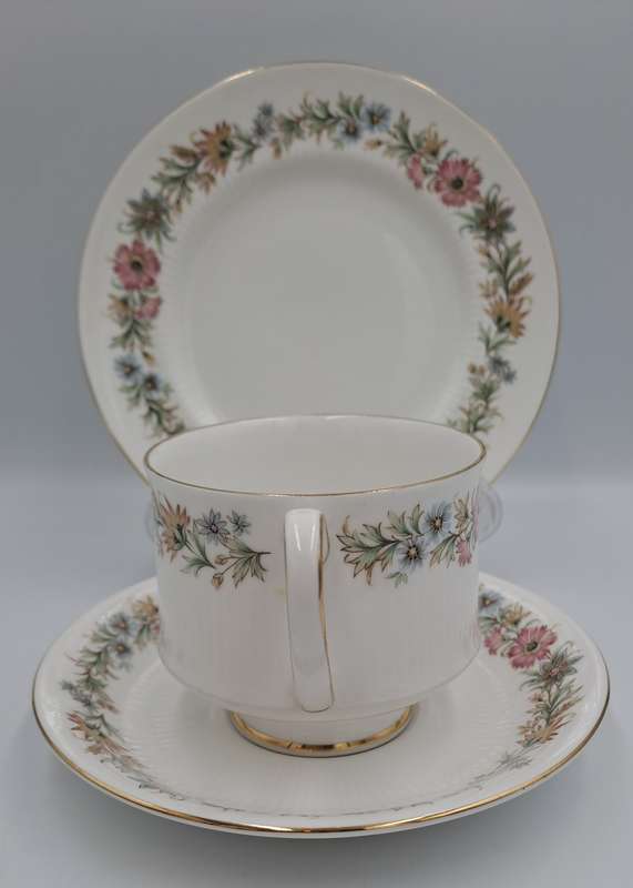 Vintage Paragon BELINDA By appointment to her Majesty the Queen Trio-4 available