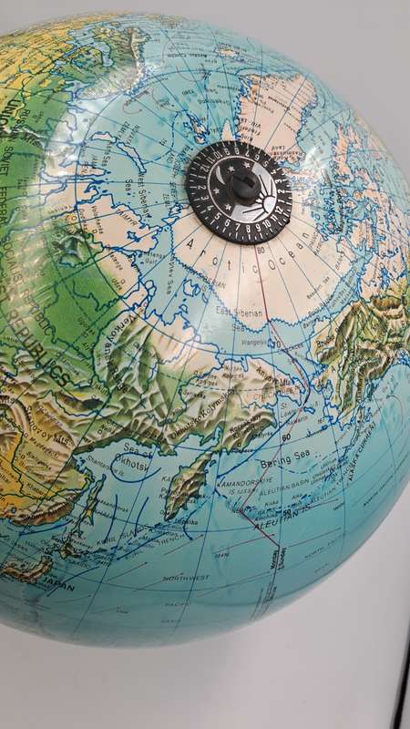 Large Vintage Globe Light -Light is working - Rotate by hand