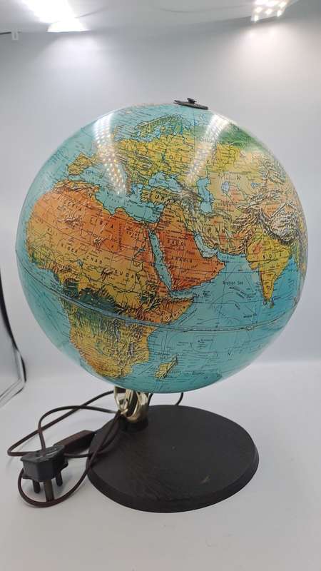 Large Vintage Globe Light -Light is working - Rotate by hand