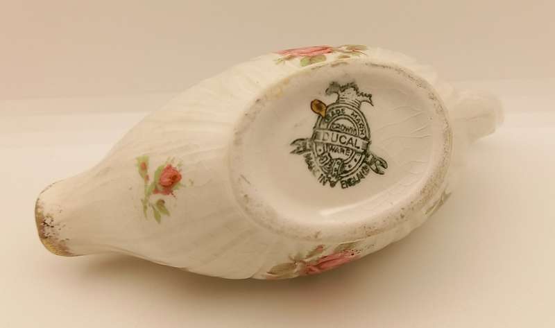 Vintage Crown Ducal ware Sauce Boat 135x55x175mm made in England