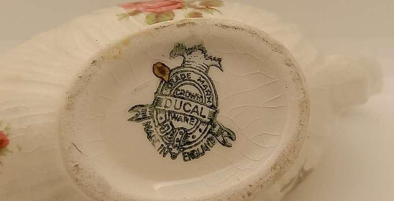 Vintage Crown Ducal ware Sauce Boat 135x55x175mm made in England