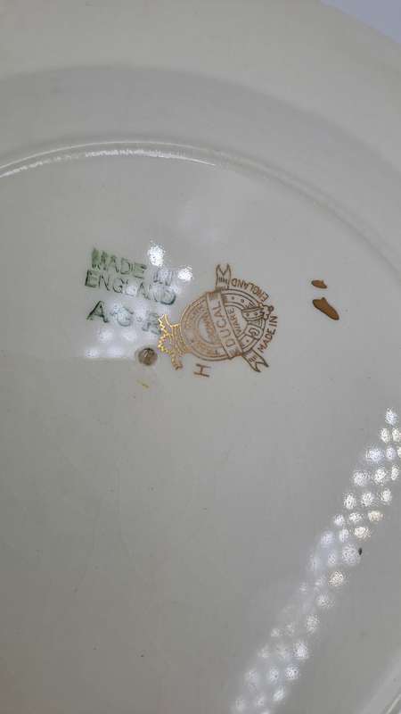 3 Vintage Crown Ducal A.G.R. England burgundy & gold Plates 227mm