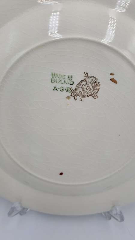 3 Vintage Crown Ducal A.G.R. England burgundy & gold Plates 227mm