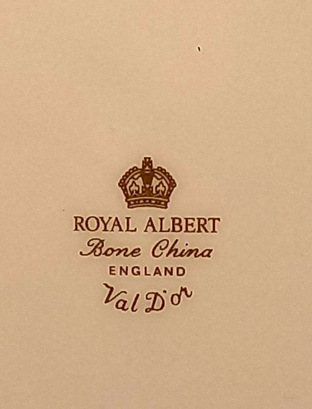 Vintage Royal Albert Val D'or -Tea Side plate 160mm