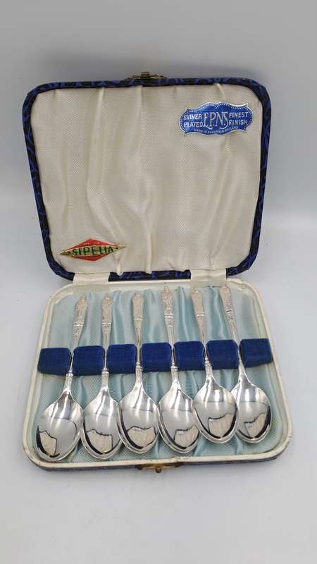 6 Vintage SIPELIA Sheffield England APOSTEL Silver Plate spoons -Boxed