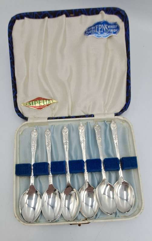 6 Vintage SIPELIA Sheffield England APOSTEL Silver Plate spoons -Boxed