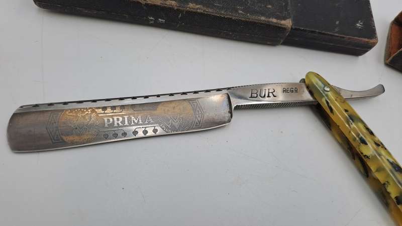 Vintage WALD -SOLINGEN Prima Bur cut throat razor - made in Germany with Box