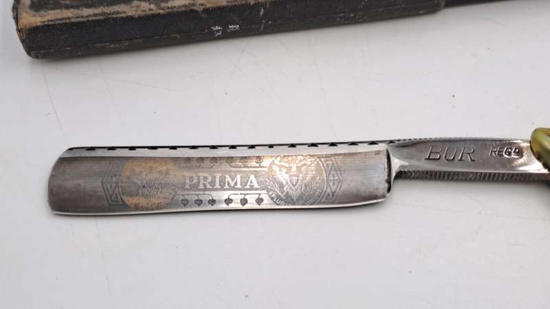 Vintage WALD -SOLINGEN Prima Bur cut throat razor - made in Germany with Box