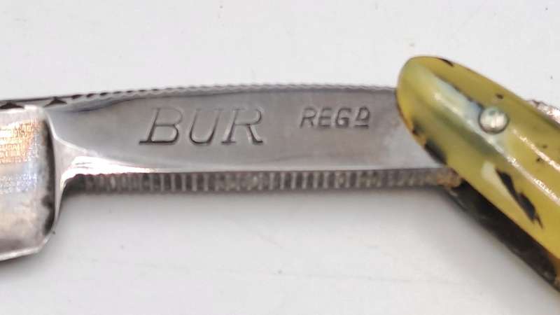Vintage WALD -SOLINGEN Prima Bur cut throat razor - made in Germany with Box