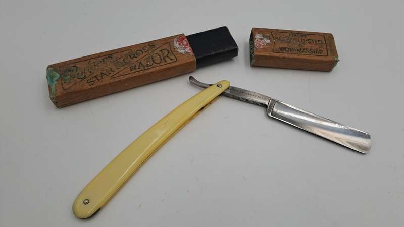 Vintage Joseph Rodgers Star & Cross Barbers Friend cut throat razor - made in Sheffield England