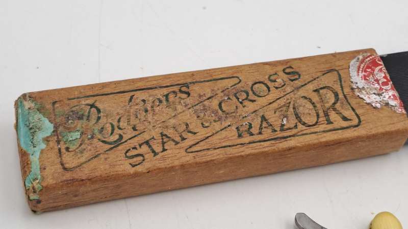 Vintage Joseph Rodgers Star & Cross Barbers Friend cut throat razor - made in Sheffield England