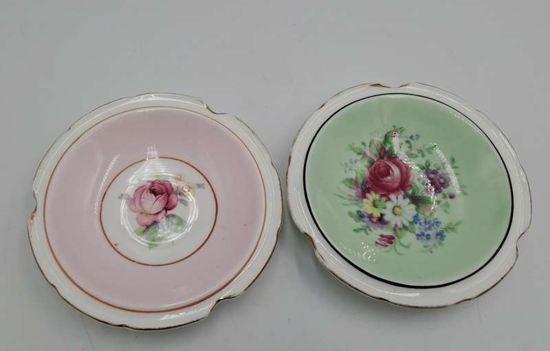 2 Vintage Paragon Fine Bone China Ashtrays - By Appointment H.M Queen and  H.M Queen Mary