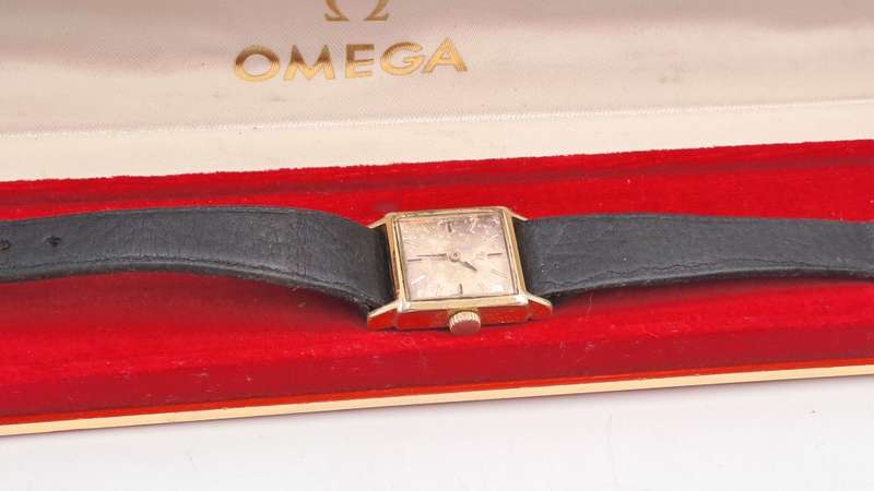 Vintage 1960's Ladies Omega Gold Plated Automatic Watch with  Omega Box-Working but need restoration