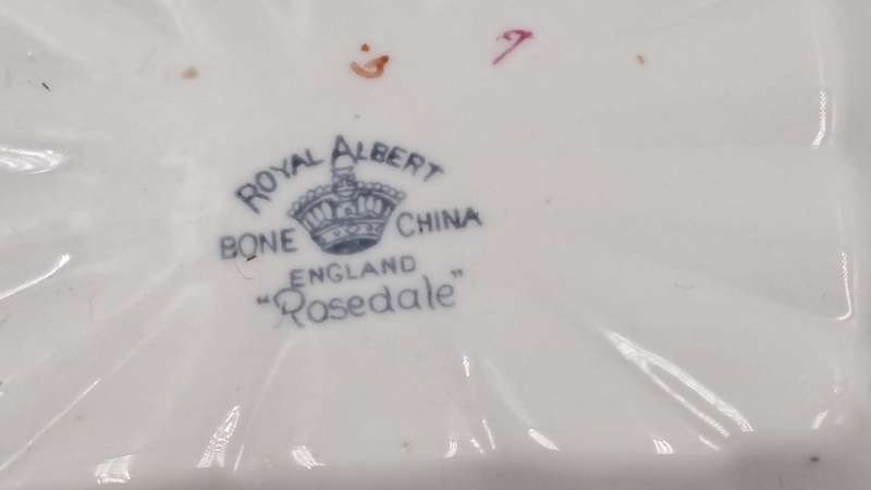 Small Vintage Royal Albert Rosedale Porcelain Tray 3,5cm x 12,5cm