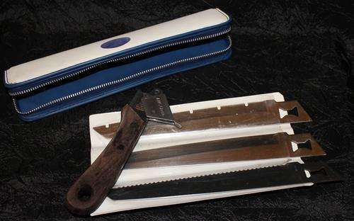 a AMC Classic cutting Knife with 3 interchangable Blades in Holder -see more