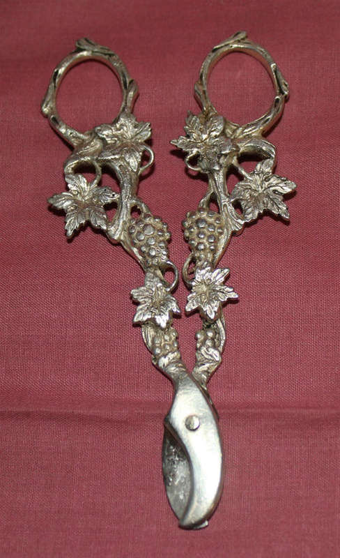 an Antique Silver Plated Grape Scissors (Hall marked ) 656g -135x70mm- see all photo's