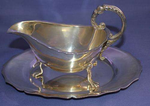 A Vintage Seranco Silver Plated Gravy Boat and Tray -265g - 192X120X132mm- See more