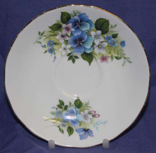 Crazy R1 Start!!!  Bone China  QueenAnne  D978 made in England saucer 142mm