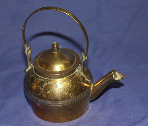 Crazy R1 Start !! Small Brass Kettle  205g -125mm x 115mm- see More