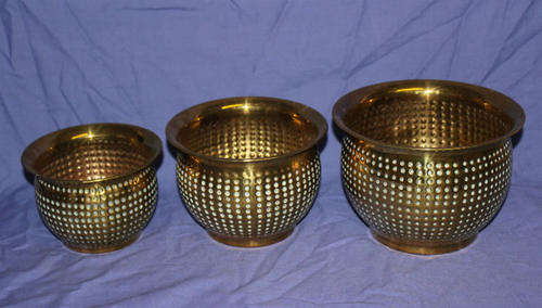3 Brass Planter pots - 835g 140x200mm 122 x 172mm and 105x150mm  - see More