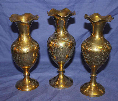 Crazy R1 Start!!!  3 Brass Vases (1 have small crack on stand) 890g - 193mm - see More