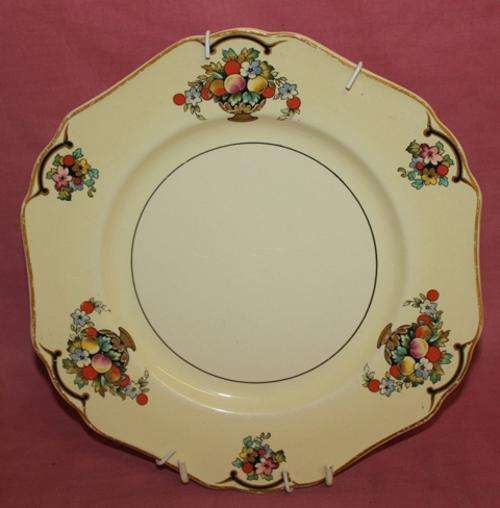 Royal Ivory John Maddock & Sons Regd Shape 73/954 -Minerva-232mm Plate