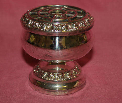 Silver Plated IANTHE potpouri holder Made in England- 75mm x 75mm