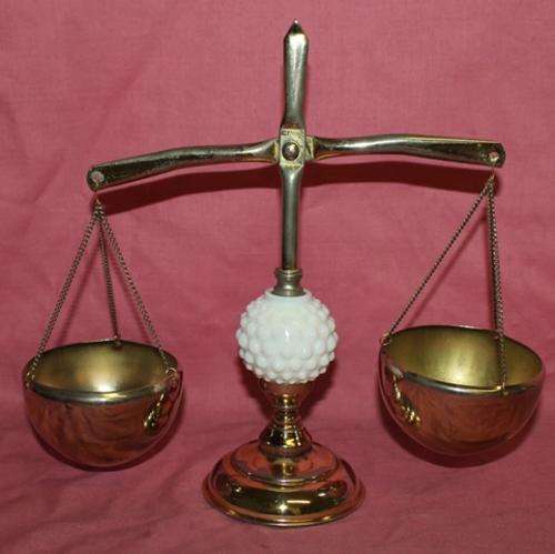 a Vintage scale -  400g - 260mm tall